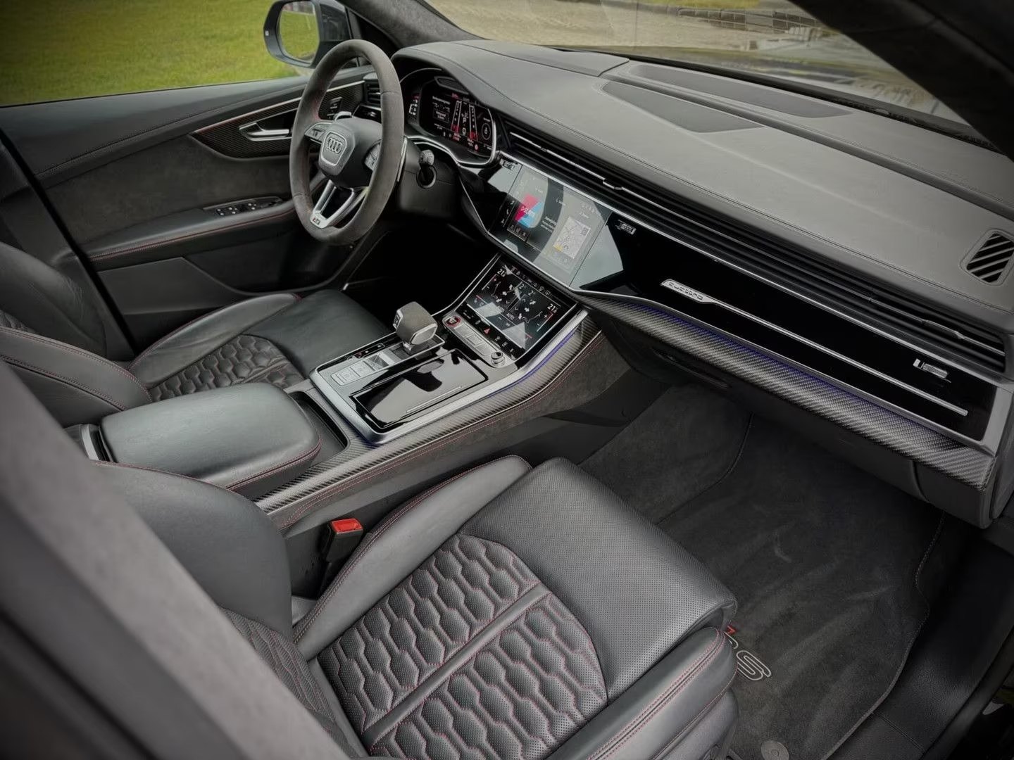 Audi RSQ8 4.0 TFSI RS 12