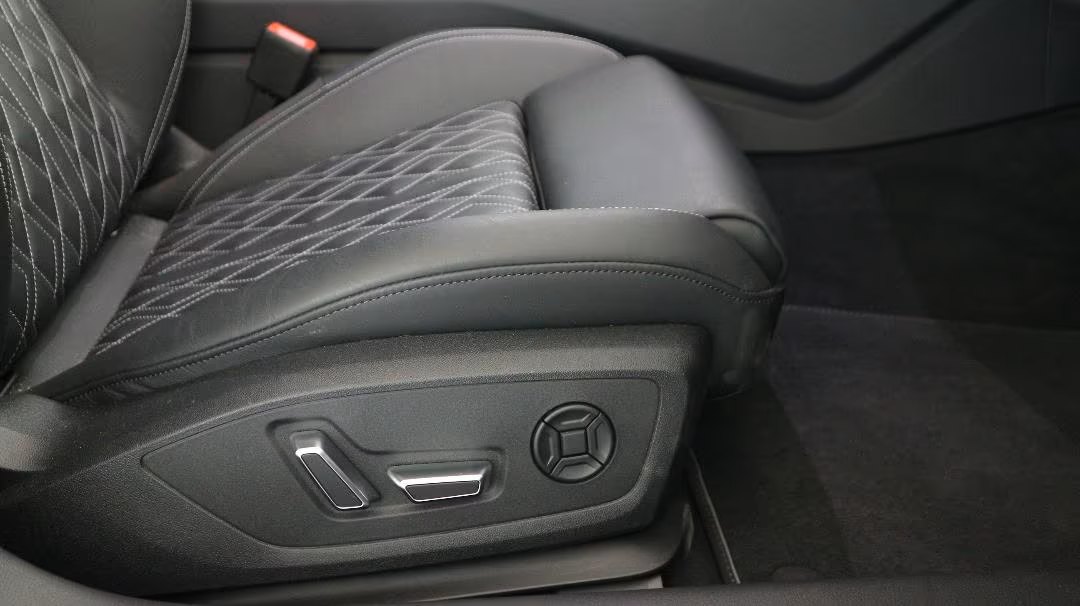 Audi S6 Limousine 11