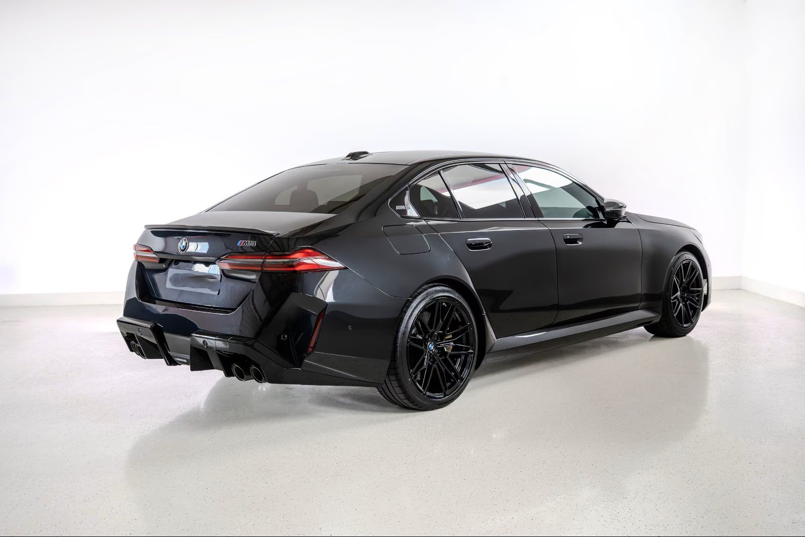 BMW M5 ULTIMATE 4