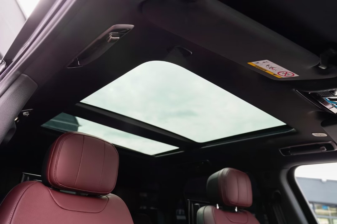 Land Rover Range Rover Sport Dynamic HSE P440e 9