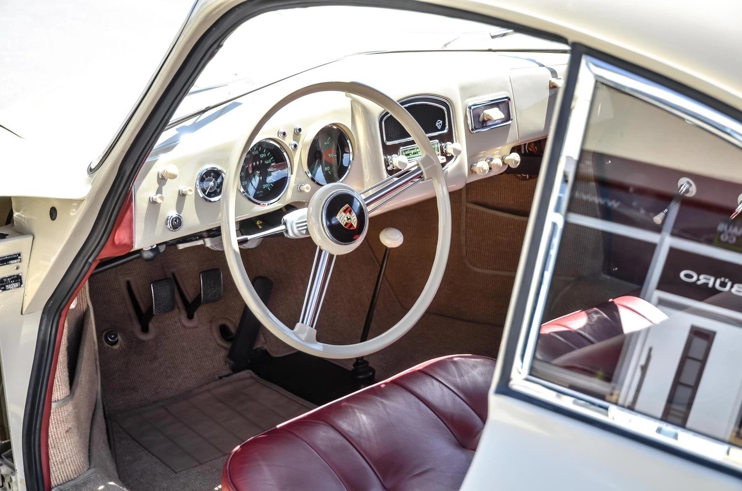 Porsche 356 pre-A 1500 S Knickscheibe 9