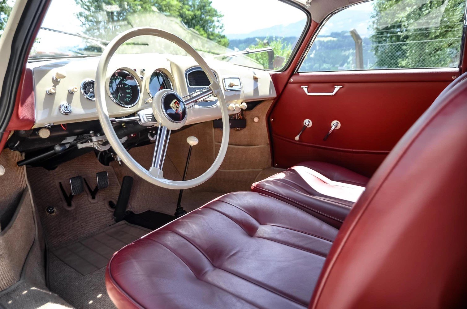 Porsche 356 pre-A 1500 S Knickscheibe 11
