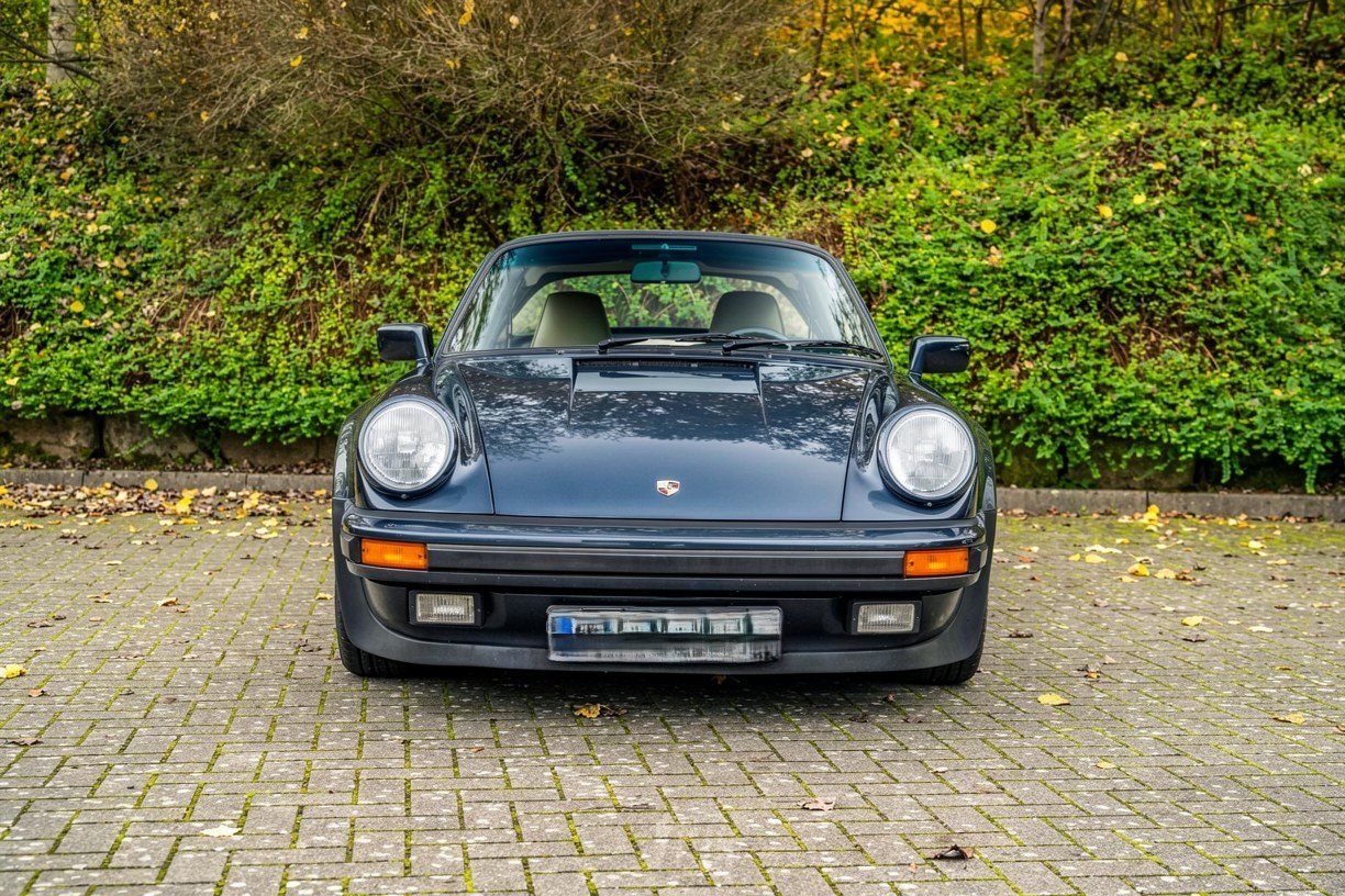 Porsche 930 2