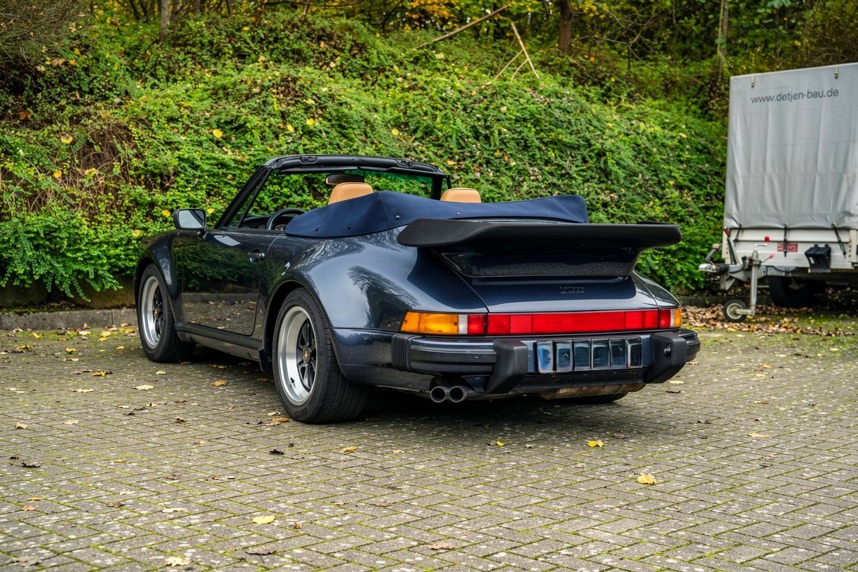 Porsche 930 4