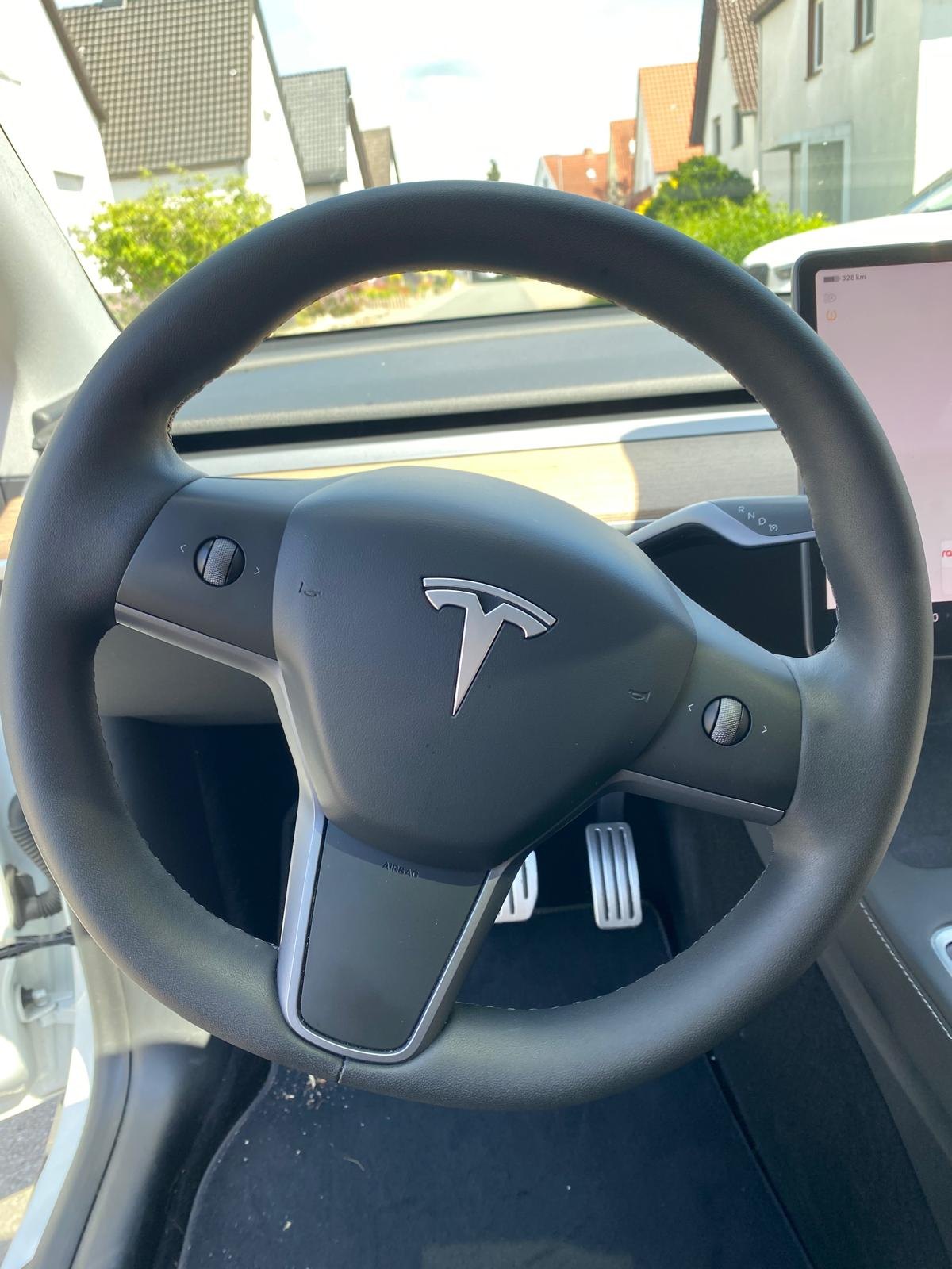 Tesla Model Y Performance Dual 11