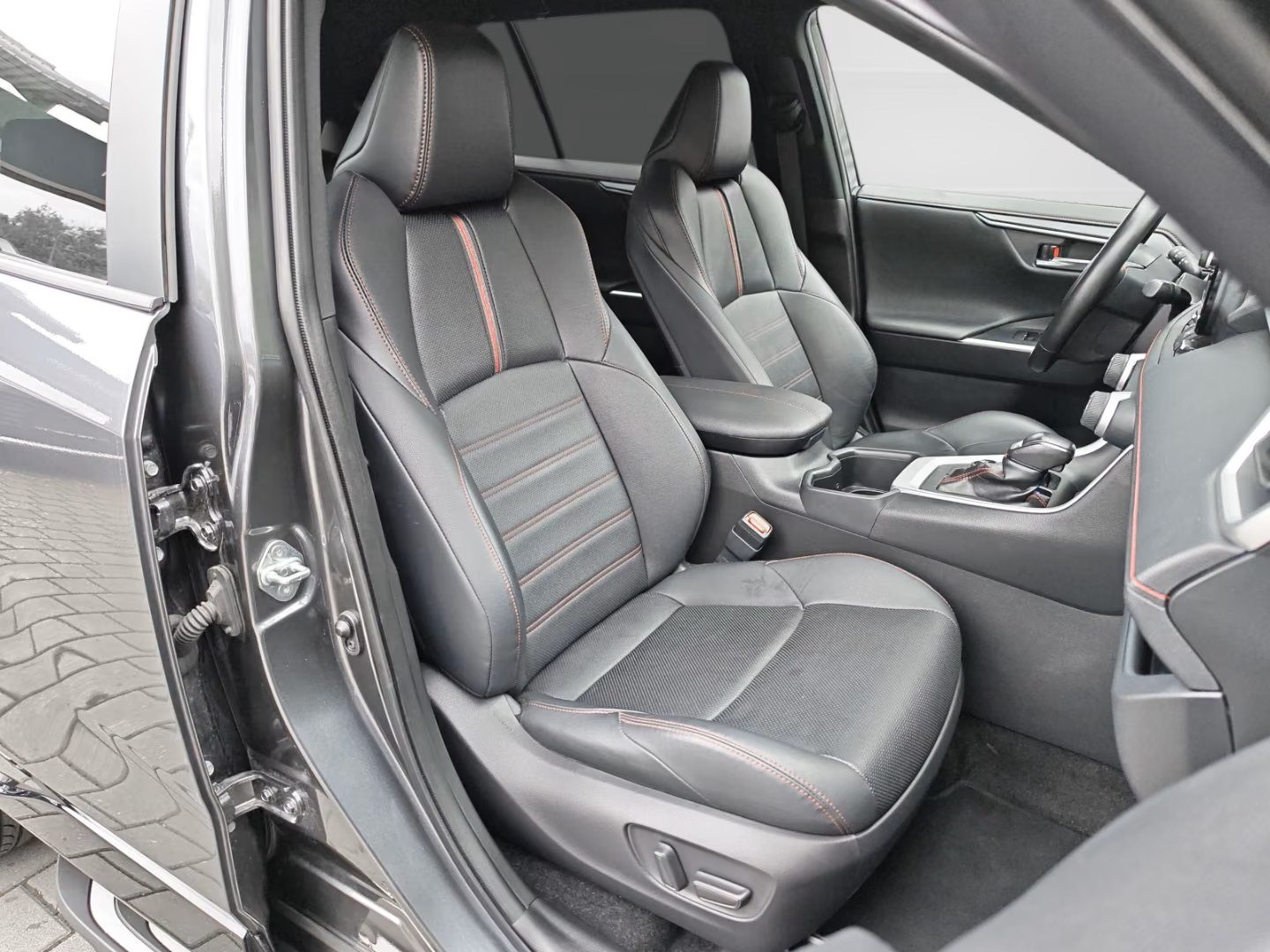 Toyota RAV 4 2.5 Plug-in Hybrid 4x4 9